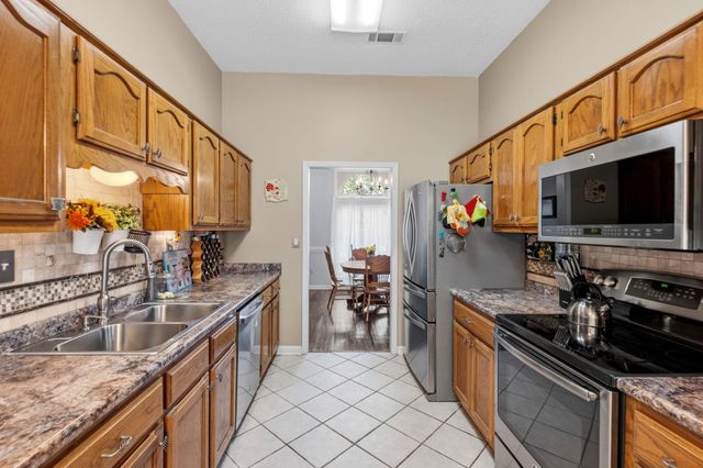 8710 OLD POST RD, Memphis, TN 38018