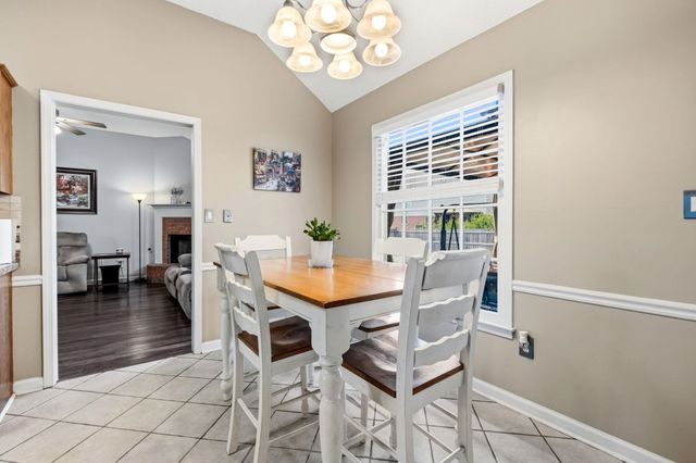 8710 OLD POST RD, Memphis, TN 38018