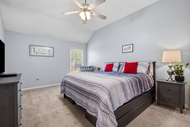 8710 OLD POST RD, Memphis, TN 38018