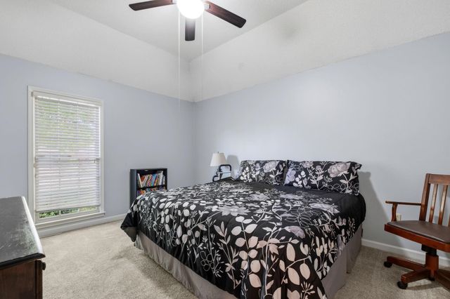 8710 OLD POST RD, Memphis, TN 38018