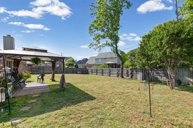 8710 OLD POST RD, Memphis, TN 38018