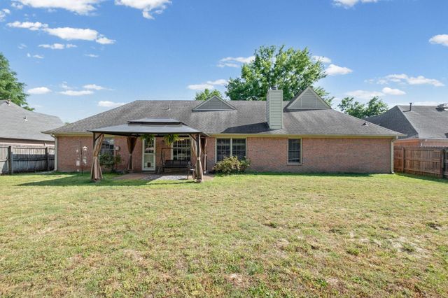 8710 OLD POST RD, Memphis, TN 38018