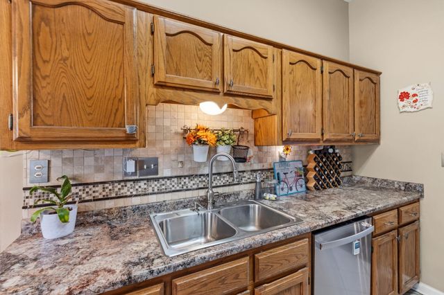 8710 OLD POST RD, Memphis, TN 38018