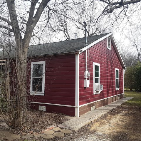 104 Boze Street, Waxahachie, TX 75165