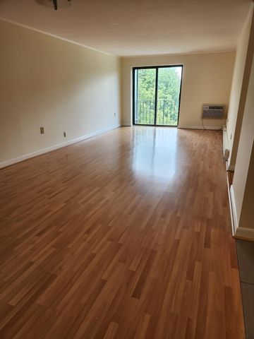 1321 Worcester Road 405, Framingham, MA 01701