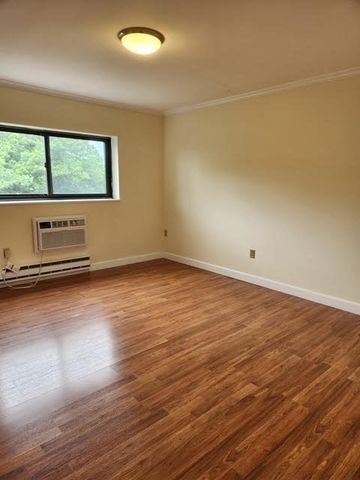 1321 Worcester Road 405, Framingham, MA 01701