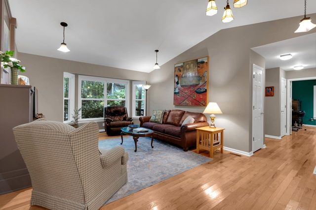 1637 Clifftops Ave, Monteagle, TN 37356