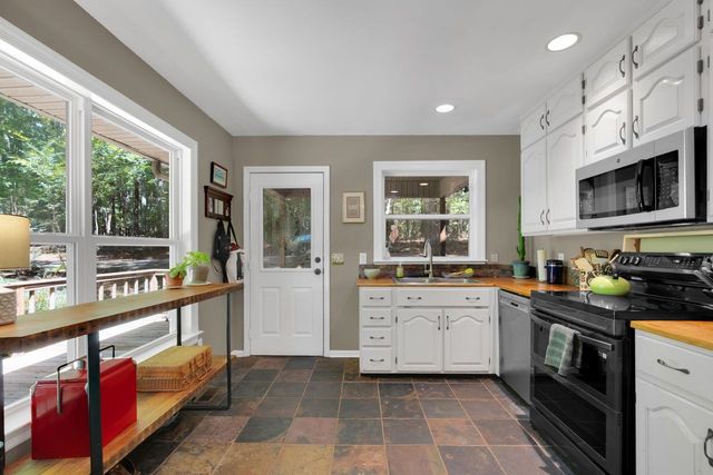 1637 Clifftops Ave, Monteagle, TN 37356