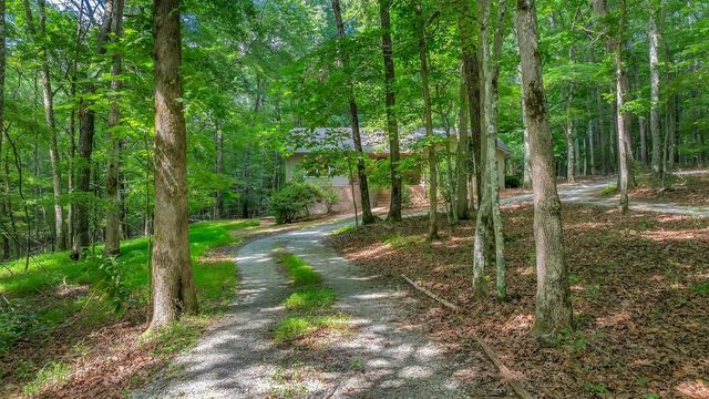 1637 Clifftops Ave, Monteagle, TN 37356