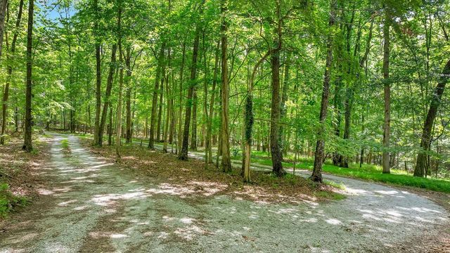 1637 Clifftops Ave, Monteagle, TN 37356