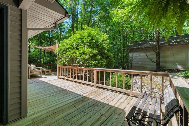 1637 Clifftops Ave, Monteagle, TN 37356