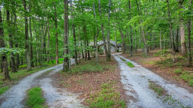 1637 Clifftops Ave, Monteagle, TN 37356