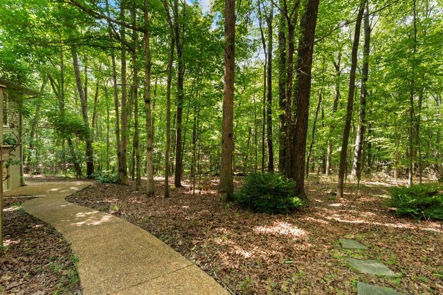 1637 Clifftops Ave, Monteagle, TN 37356