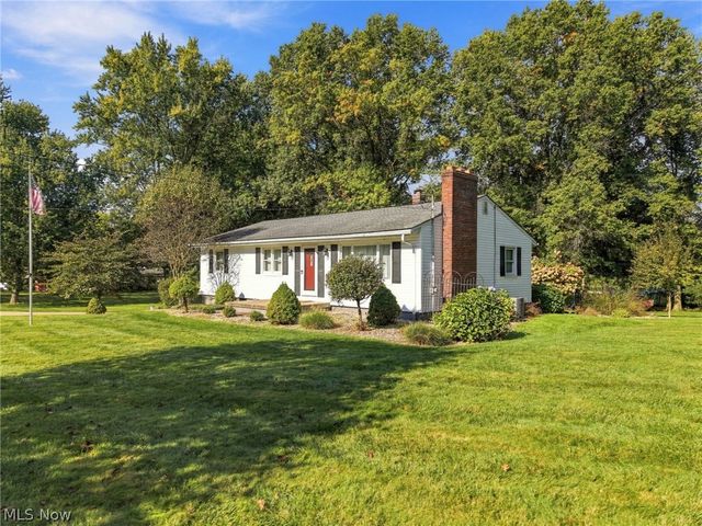 1367 Cherry Lane, Uniontown, OH 44685