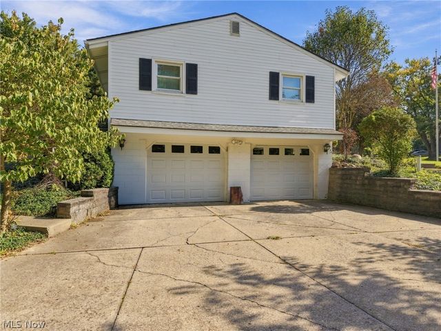 1367 Cherry Lane, Uniontown, OH 44685