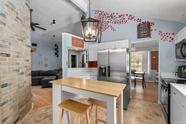 11011 Forest Crown, Live Oak, TX 78233