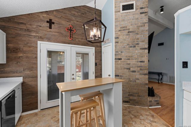 11011 Forest Crown, Live Oak, TX 78233