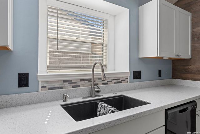 11011 Forest Crown, Live Oak, TX 78233