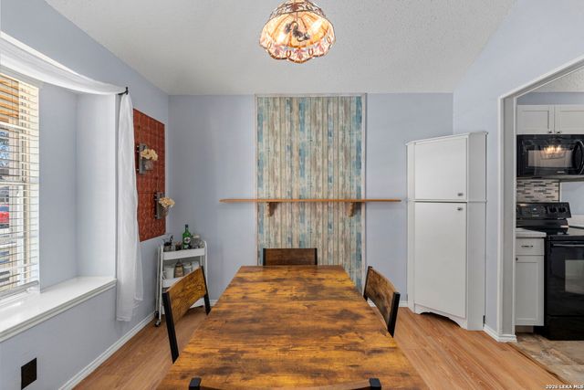 11011 Forest Crown, Live Oak, TX 78233