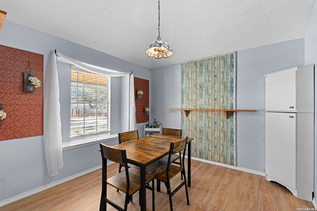 11011 Forest Crown, Live Oak, TX 78233