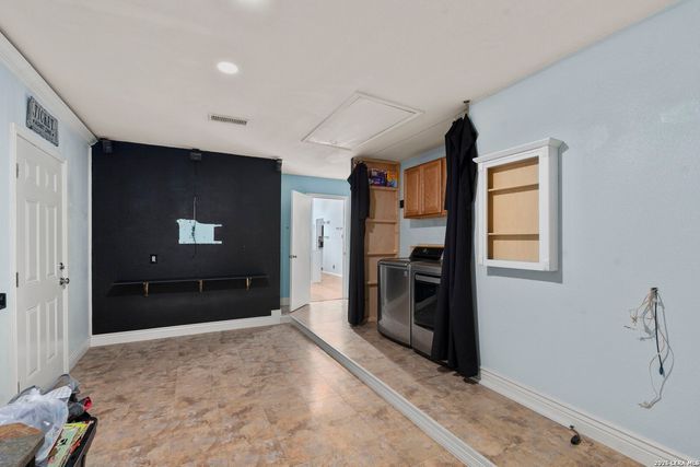 11011 Forest Crown, Live Oak, TX 78233