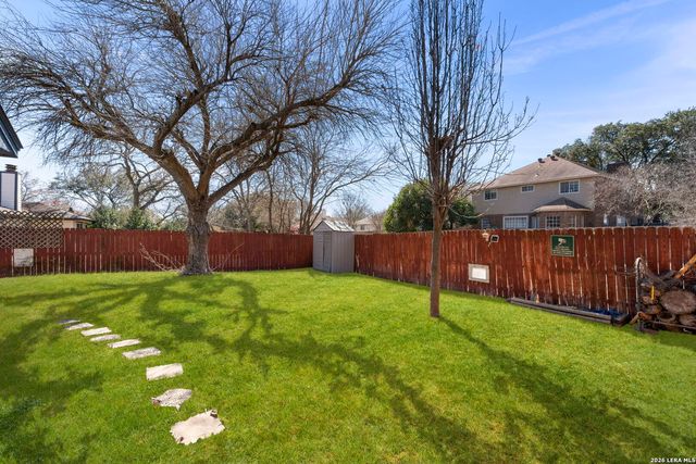 11011 Forest Crown, Live Oak, TX 78233