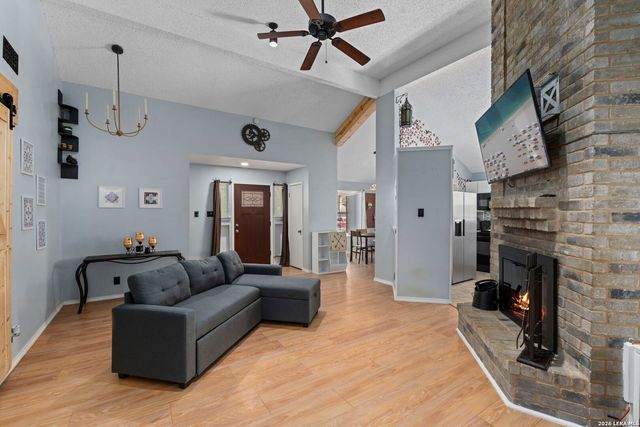 11011 Forest Crown, Live Oak, TX 78233