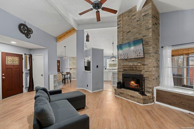 11011 Forest Crown, Live Oak, TX 78233