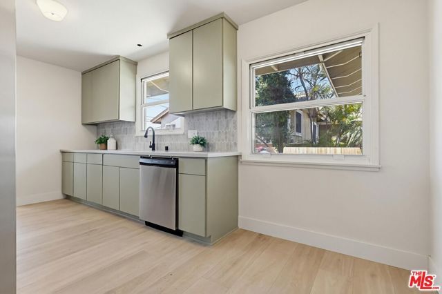 10519 S 3rd Avenue, Inglewood, CA 90303