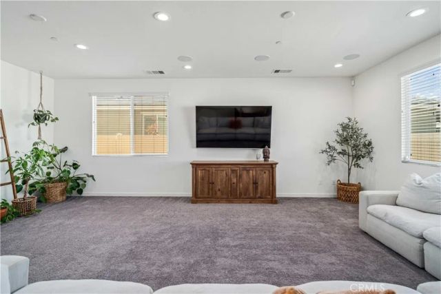 45025 43rd West, Lancaster, CA 93536