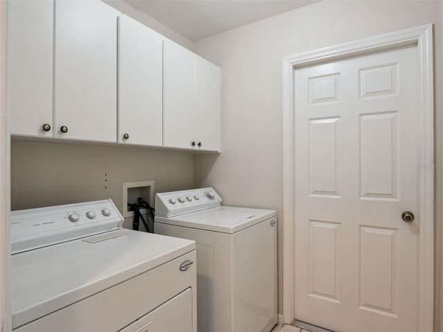 21606 KING HENRY AVENUE, Leesburg, FL 34748