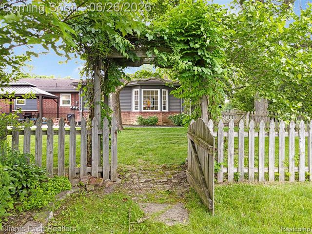 11879 Amherst Court, Plymouth, MI 48170