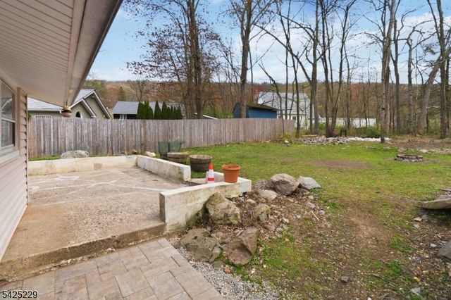 54 Wildwood Rd, Jefferson Twp., NJ 07438