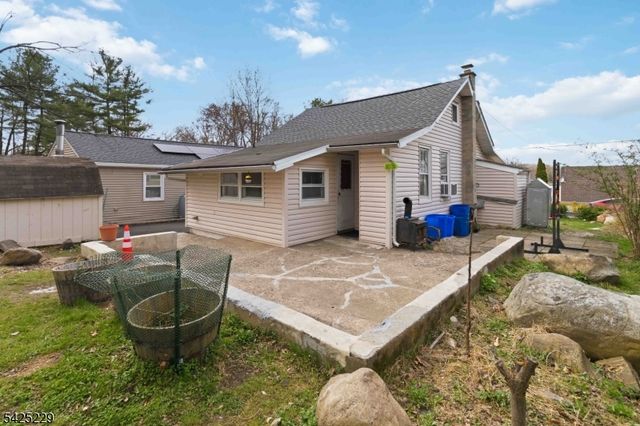 54 Wildwood Rd, Jefferson Twp., NJ 07438