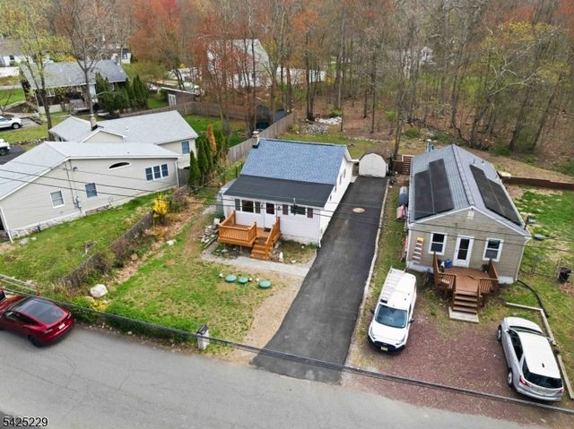 54 Wildwood Rd, Jefferson Twp., NJ 07438