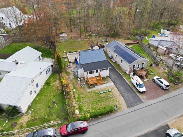 54 Wildwood Rd, Jefferson Twp., NJ 07438