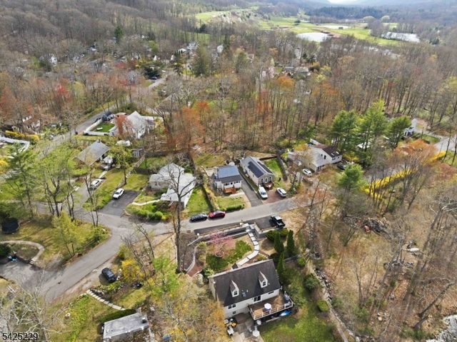 54 Wildwood Rd, Jefferson Twp., NJ 07438