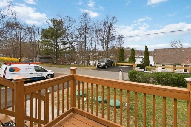 54 Wildwood Rd, Jefferson Twp., NJ 07438
