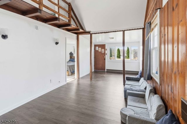 54 Wildwood Rd, Jefferson Twp., NJ 07438