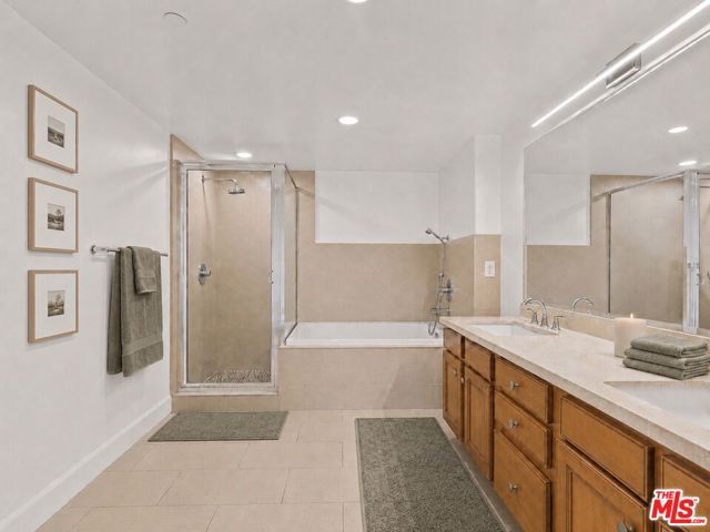 936 N Hudson Avenue 302, Los Angeles, CA 90038