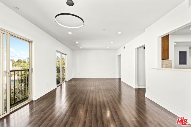 936 N Hudson Avenue 302, Los Angeles, CA 90038