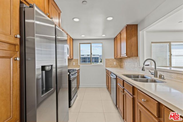 936 N Hudson Avenue 302, Los Angeles, CA 90038