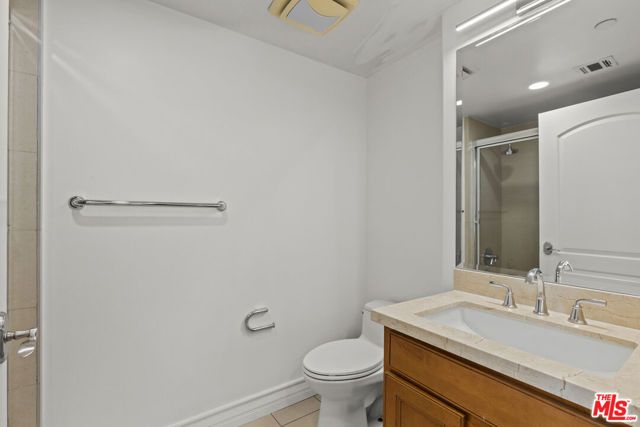 936 N Hudson Avenue 302, Los Angeles, CA 90038