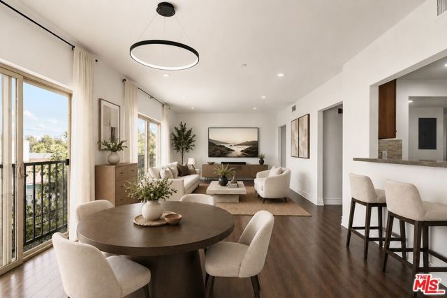 936 N Hudson Avenue 302, Los Angeles, CA 90038
