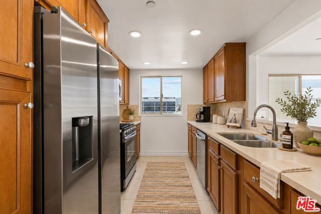 936 N Hudson Avenue 302, Los Angeles, CA 90038