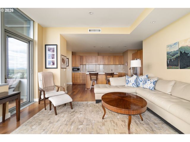 841 S GAINES St 2104, Portland, OR 97239