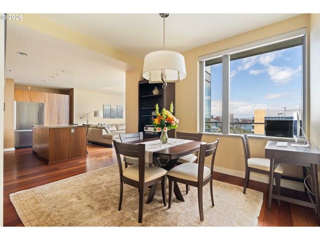 841 S GAINES St 2104, Portland, OR 97239