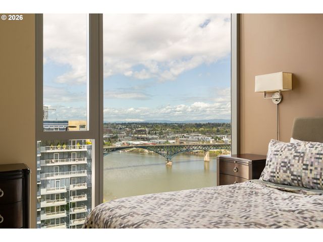 841 S GAINES St 2104, Portland, OR 97239