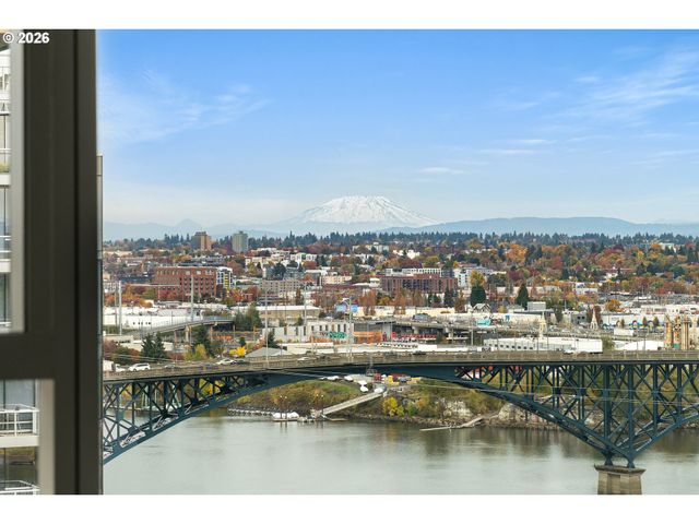 841 S GAINES St 2104, Portland, OR 97239