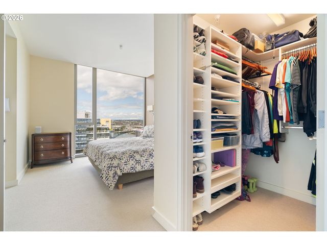 841 S GAINES St 2104, Portland, OR 97239